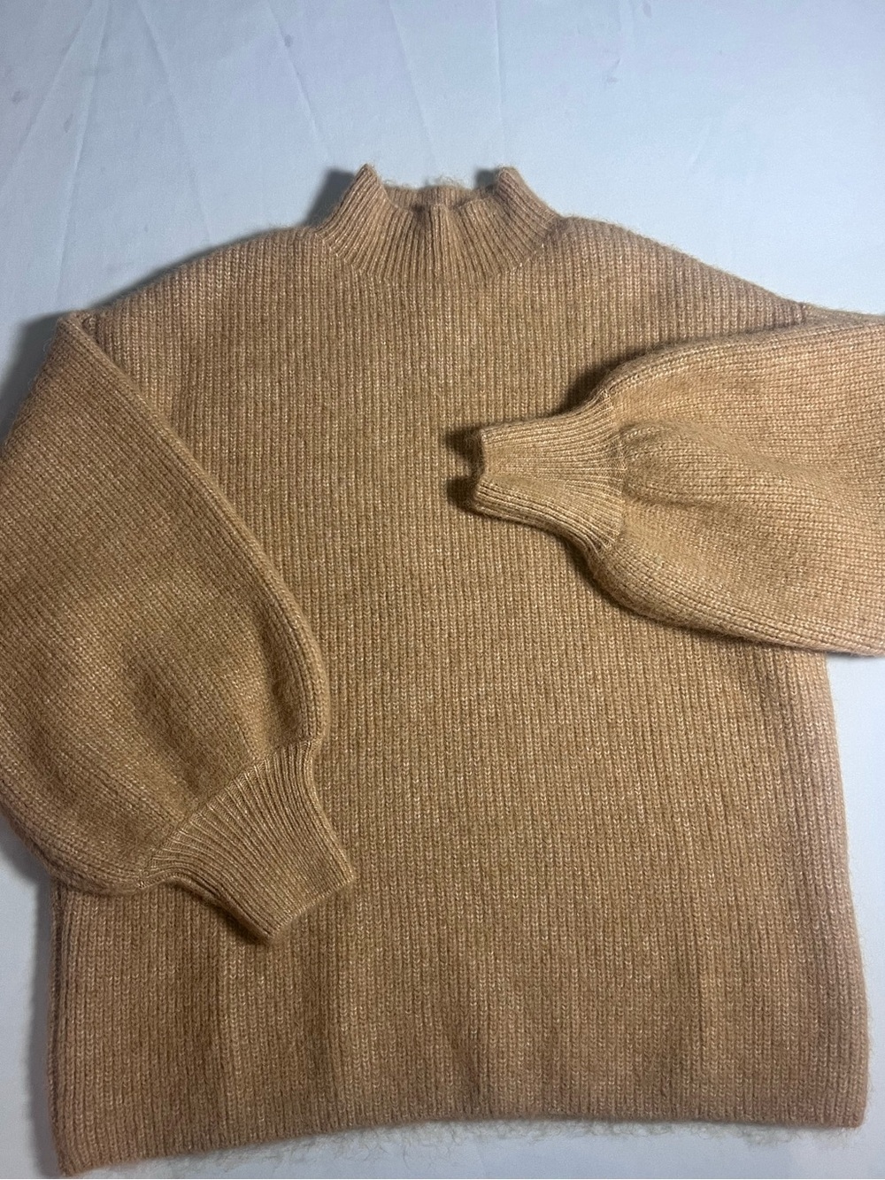 H&M Women Turtleneck Sweater in Camel